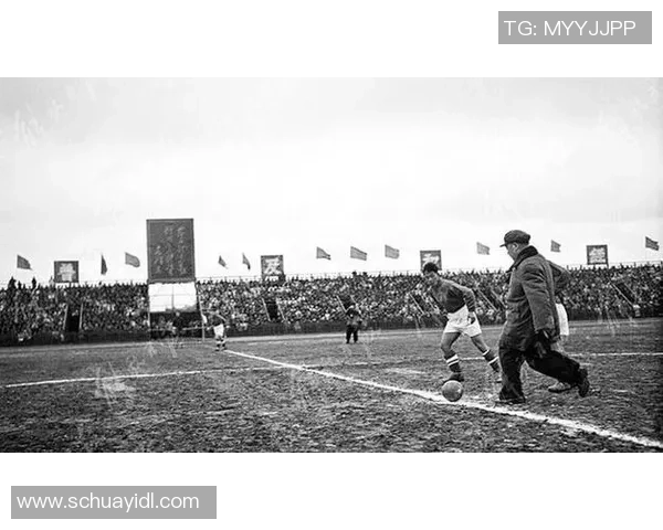 九八足球杯回顾与展望：激情岁月中的传奇对决与未来发展之路